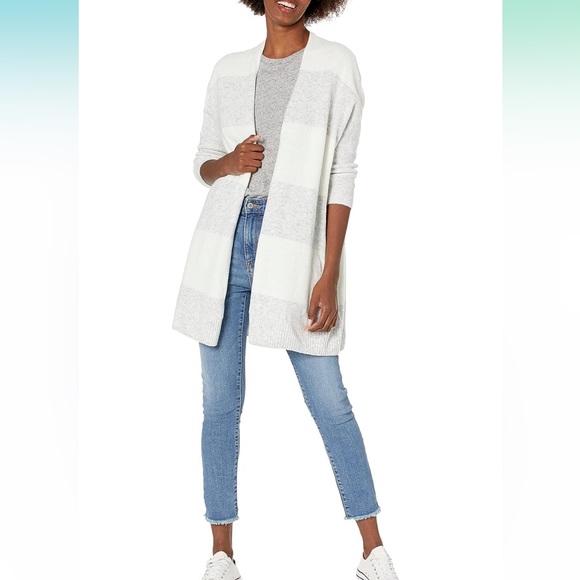 NWOT White and Gray Half Sleeve Cardigan - Picture 3 of 8